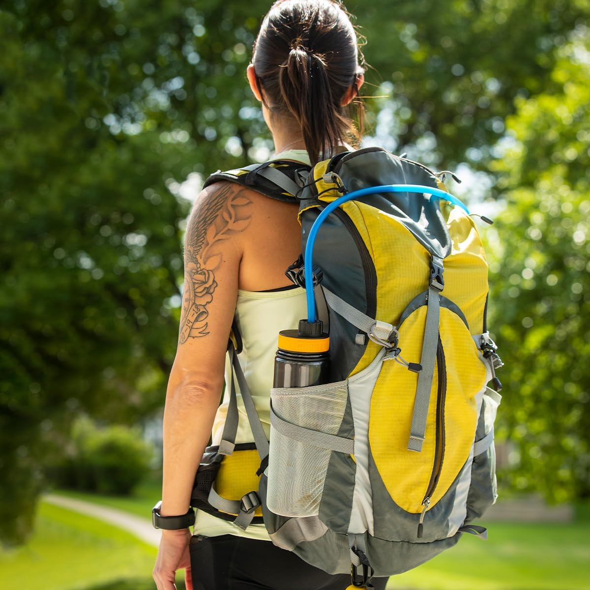 Giraffe Bottle Journey Hydration System, Insulated Stainless Steel Bottle, 36 inch / 91 cm Journey Straw, with Neoprene Bottle Carrier